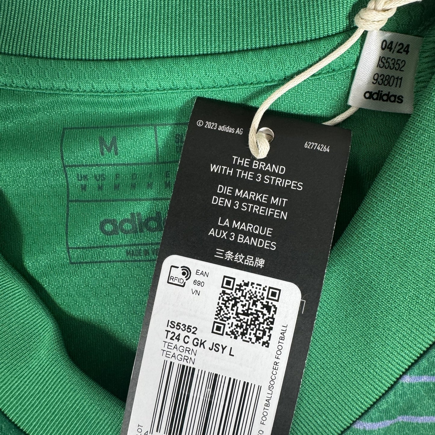 Aston Villa 2024/2025 Goalkeeper Football Shirt  Medium BNWT