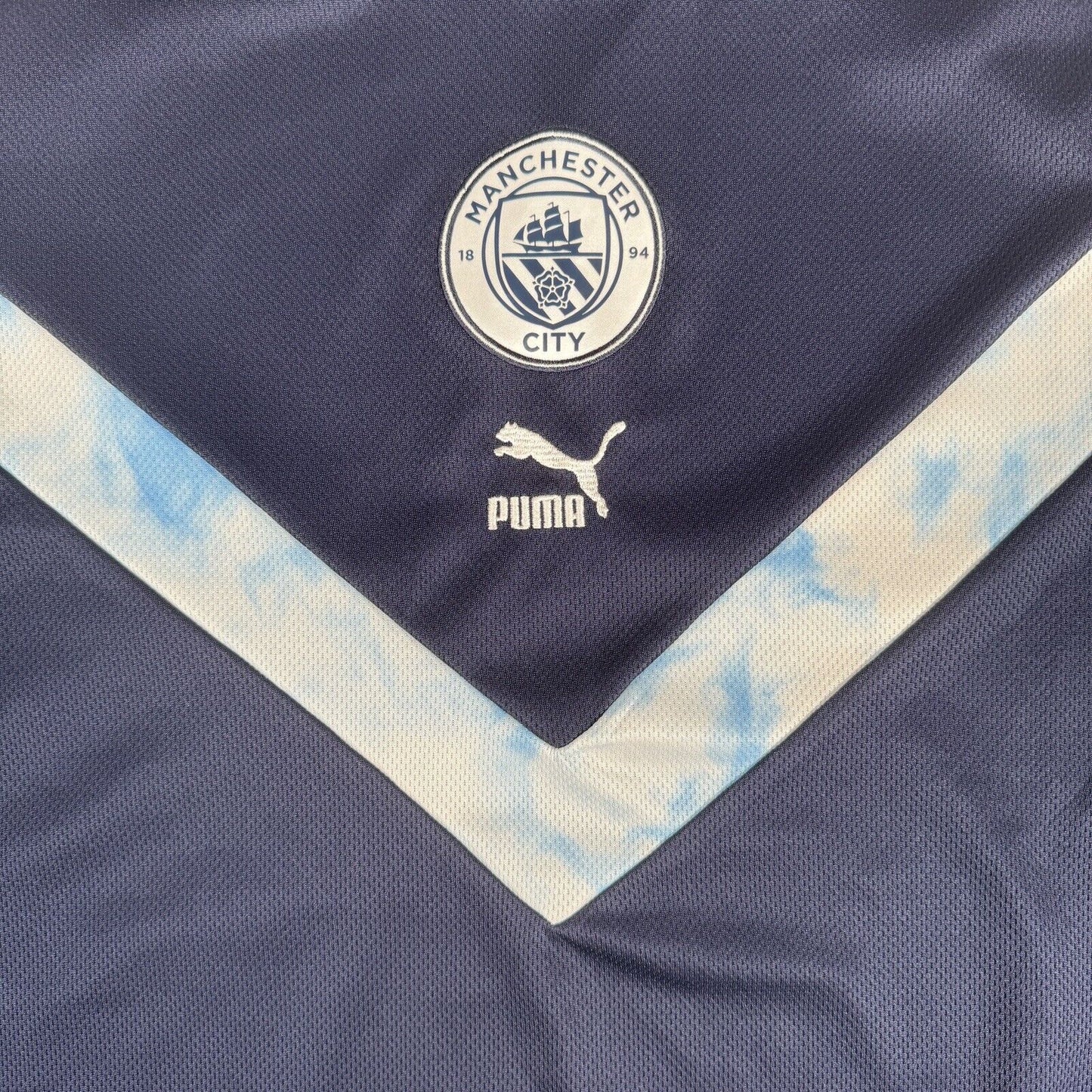 Manchester City football shirt - Size Large