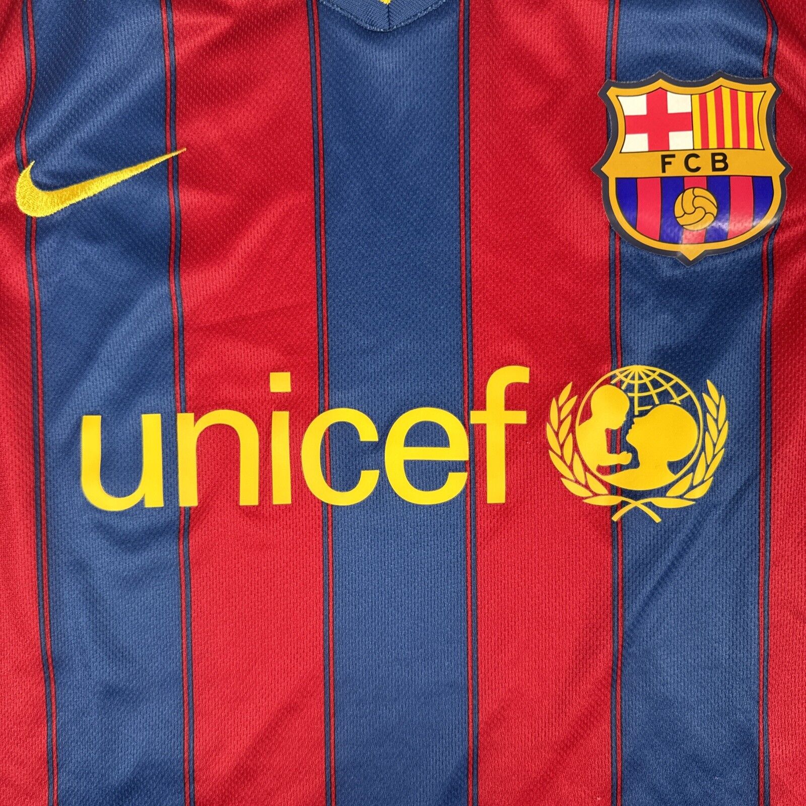 Barcelona 2009/2010 Home Football Shirt Basic Men’s Small - Football Shirt Kingdom