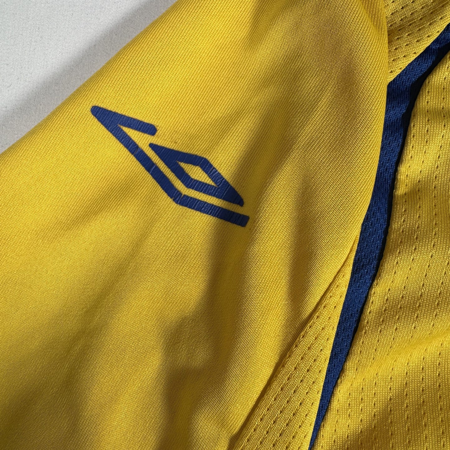 Sweden 2008/2009/2010 Home Football Shirt Medium