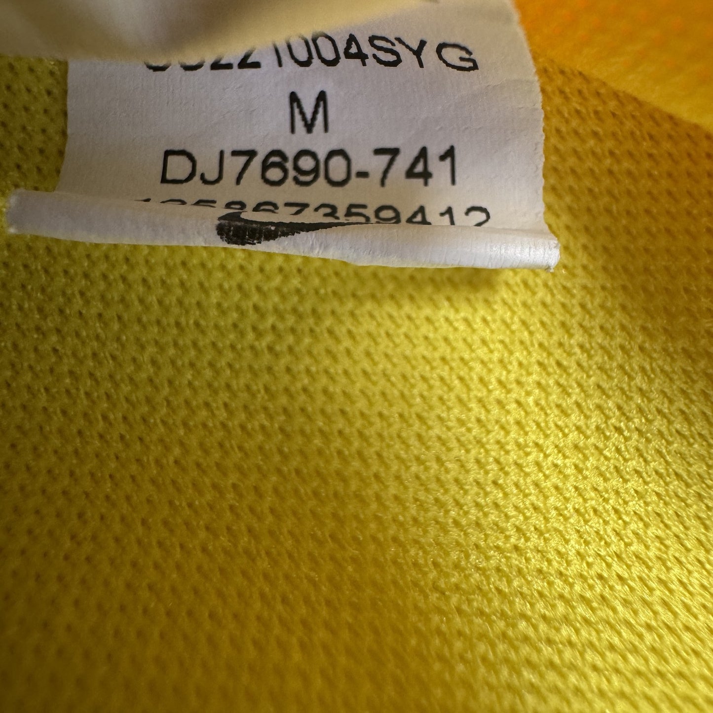 Tottenham Hotspur 2023/2024 Goalkeeper Football Shirt Medium