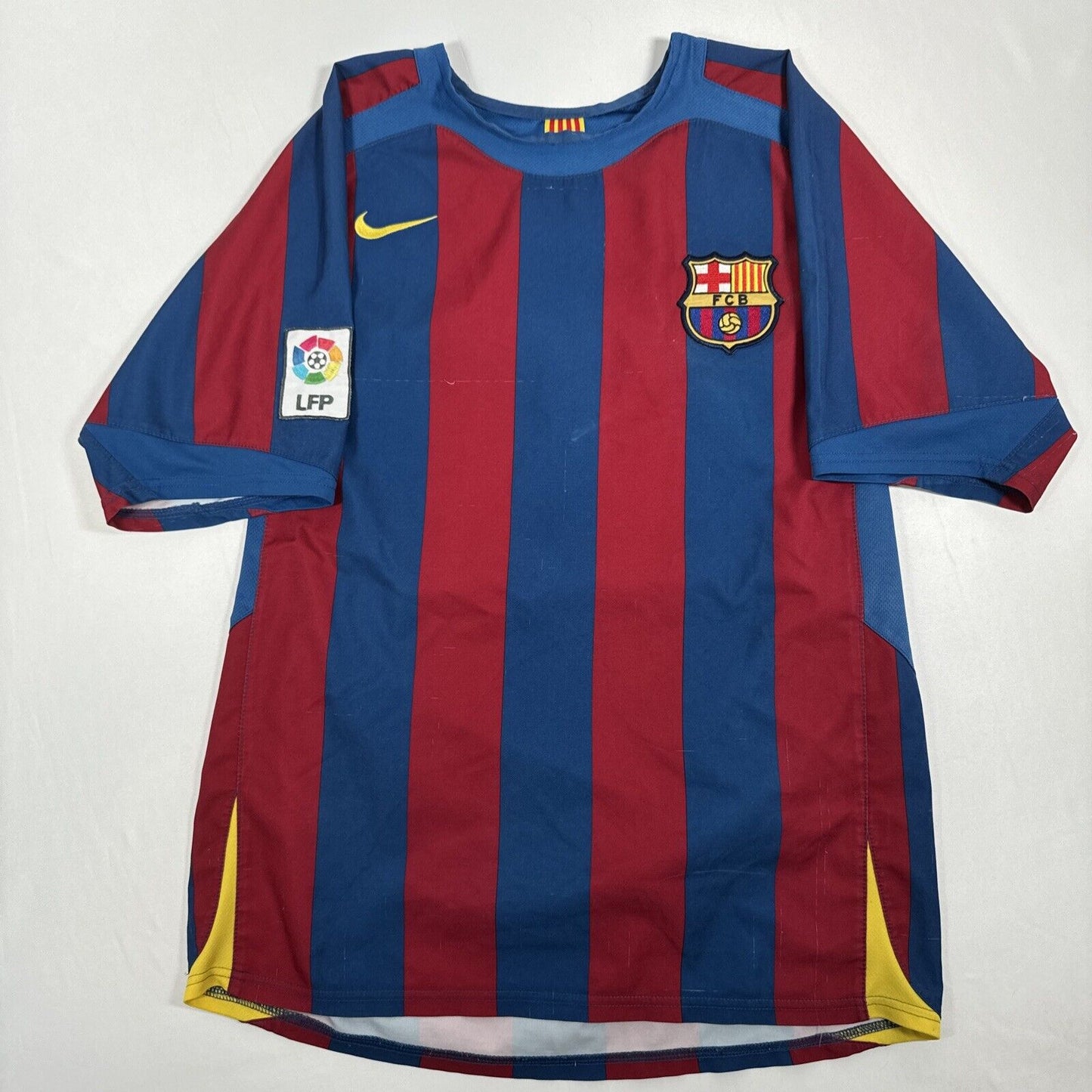 ronaldinho 10 barcelona 2005 2006 home football shirt men s medium4