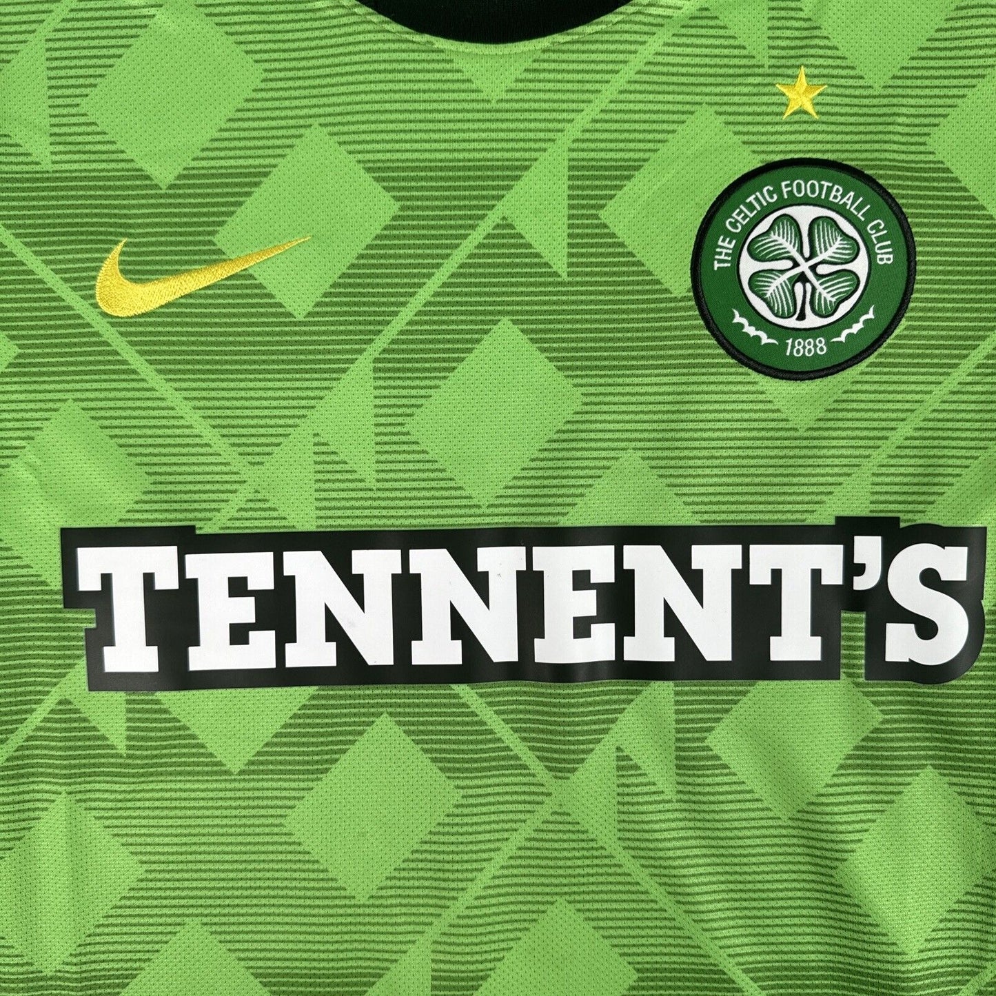 Celtic 2010/2011 Away Football Shirt  Men’s Medium - Football Shirt Kingdom