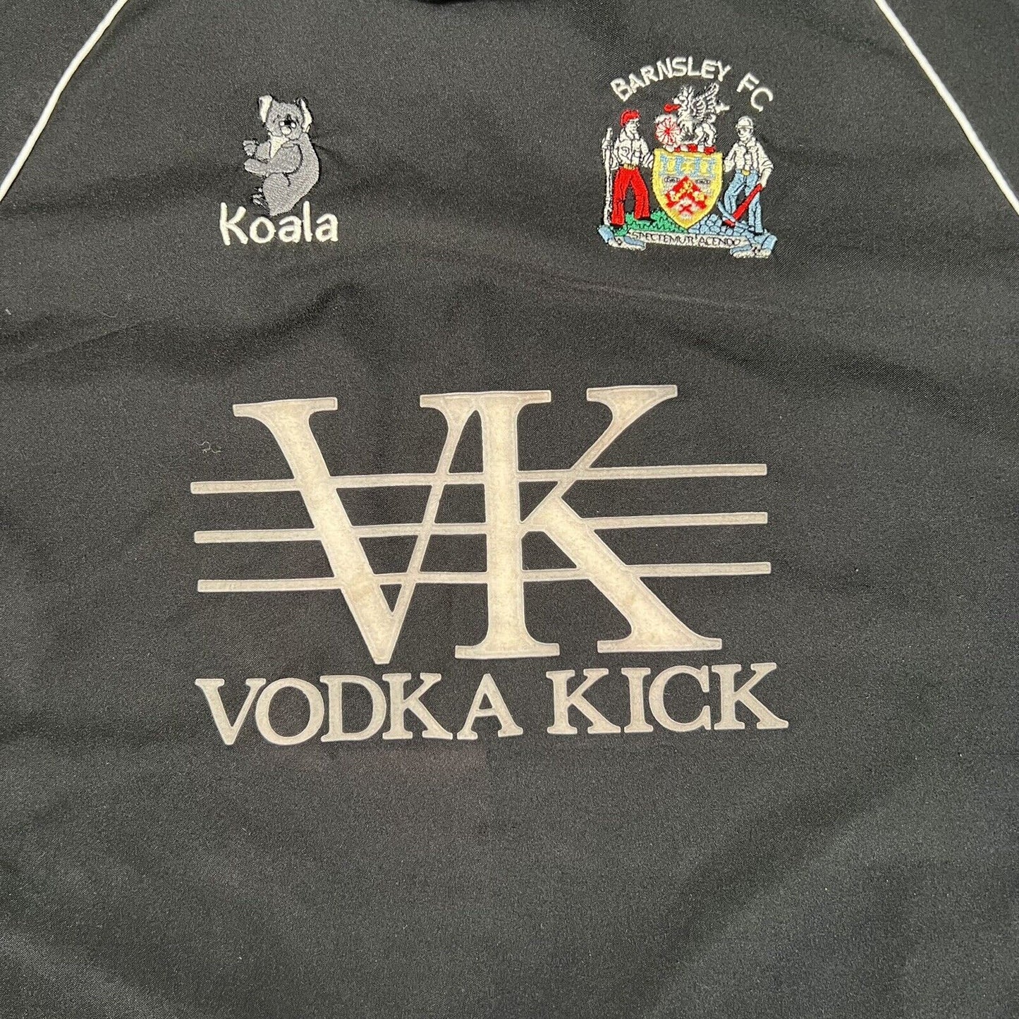 Barnsley 2004/2005 Away Football Shirt Small - Football Shirt Kingdom