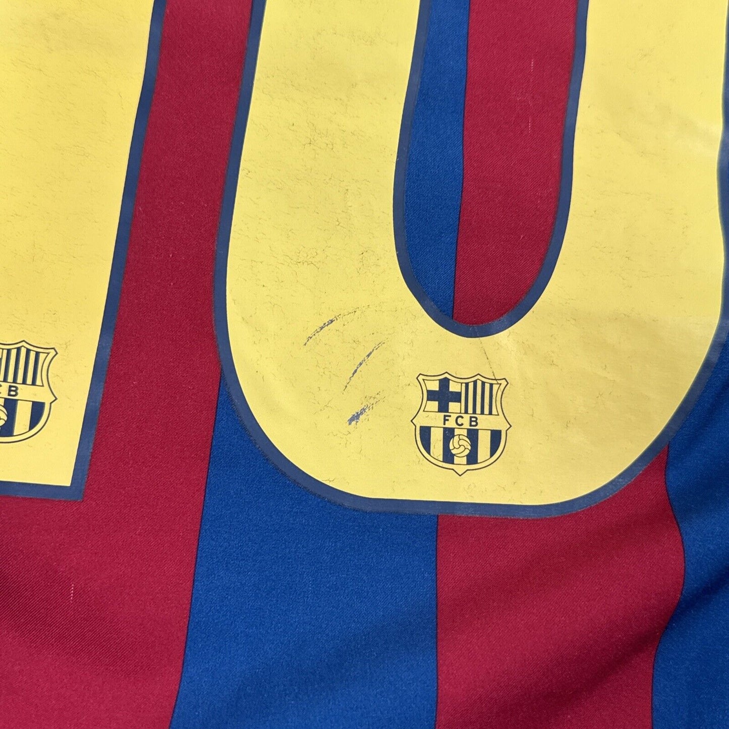 ronaldinho 10 barcelona 2005 2006 home football shirt men s medium9