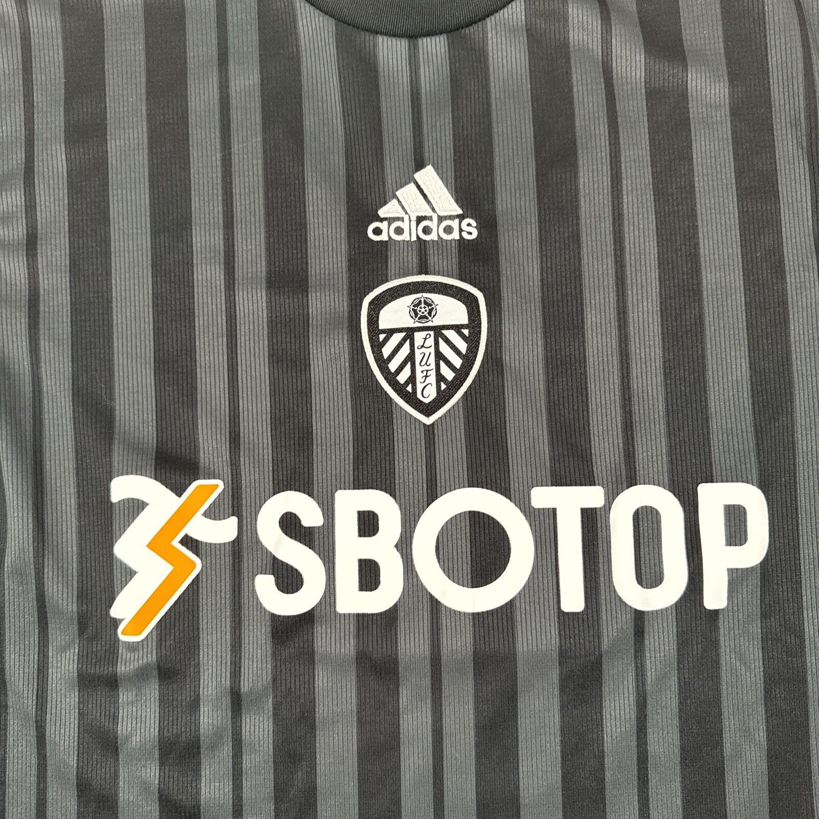 Leeds United 2022/2023 Third Football Shirt  Men’s Medium - Football Shirt Kingdom