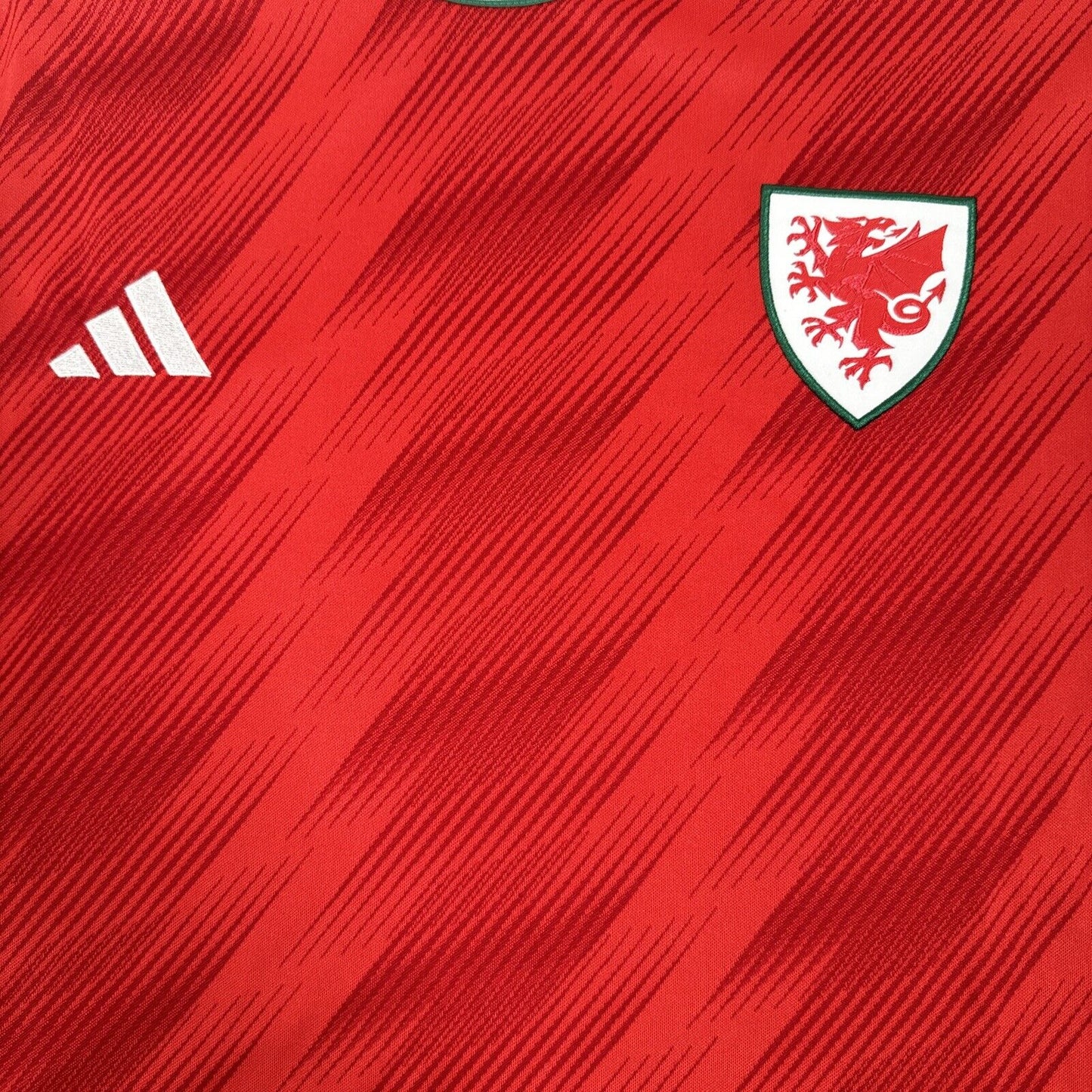 Wales 2022/2023/2024 Home Football Shirt  Men’s 2XL XXL - Football Shirt Kingdom