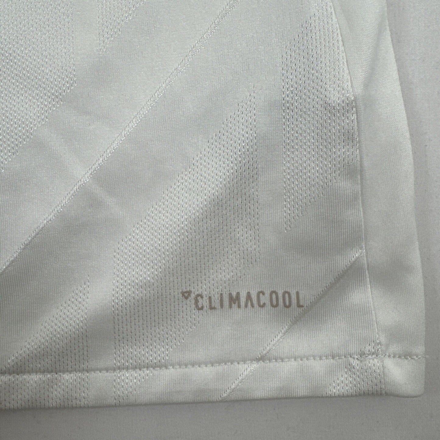 real madrid 2017 2018 home football shirt medium6