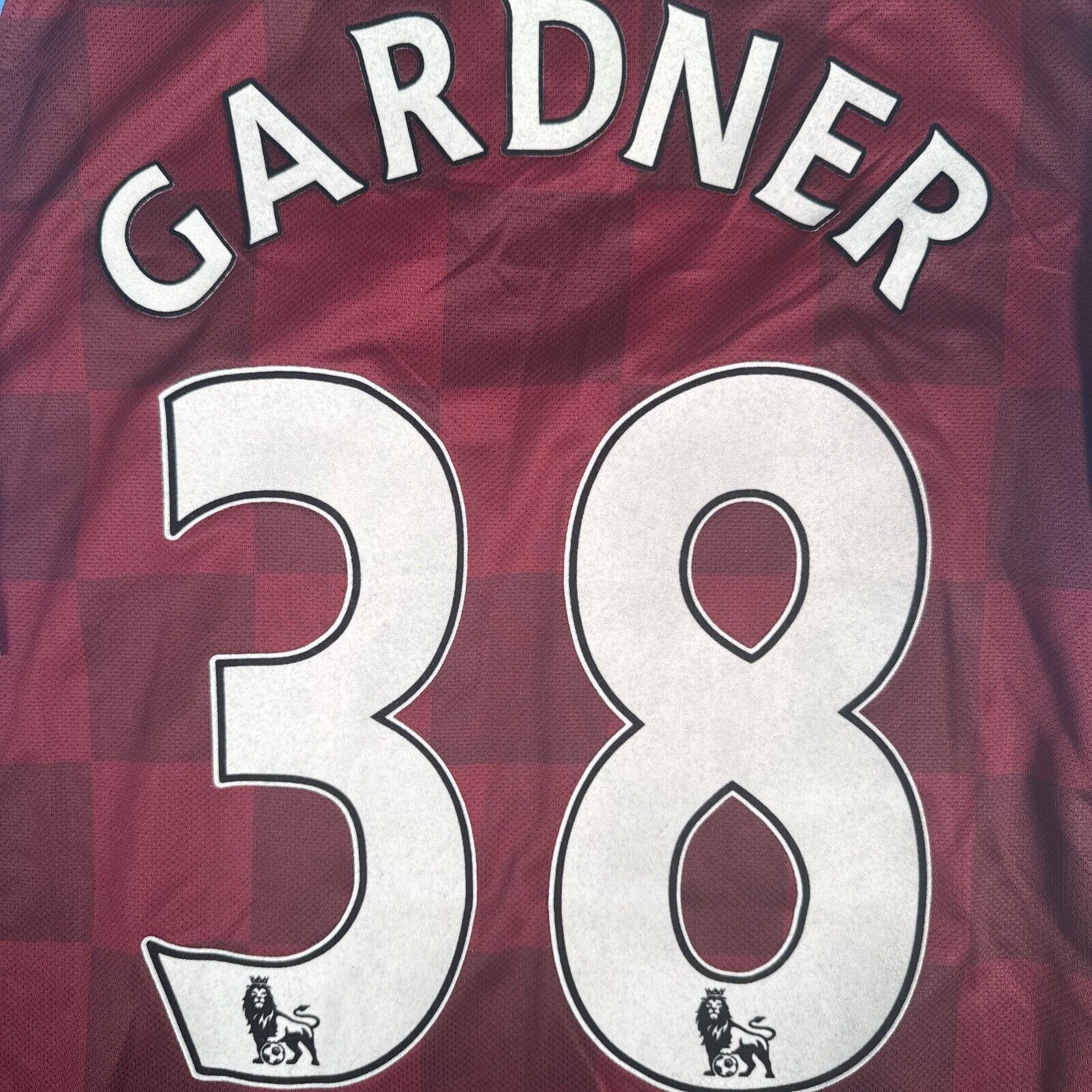 GARDNER 38 Aston Villa 2011/2012 Home Football Shirt  Medium - Football Shirt Kingdom