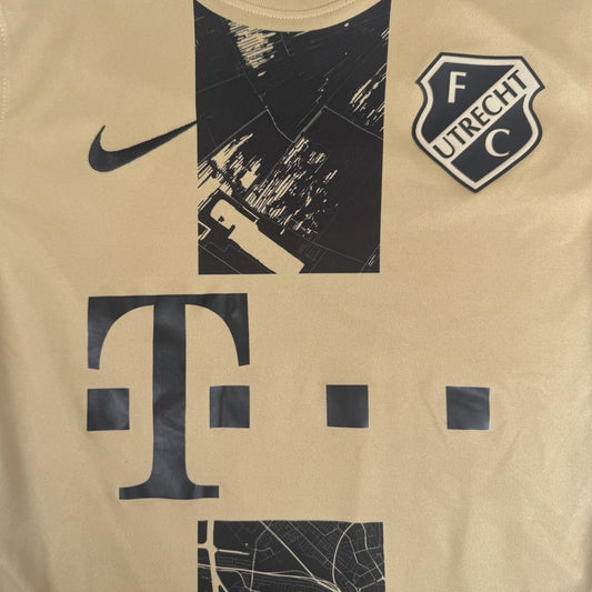 FC Utrecht 2021/2022 Third Football Shirt  Small