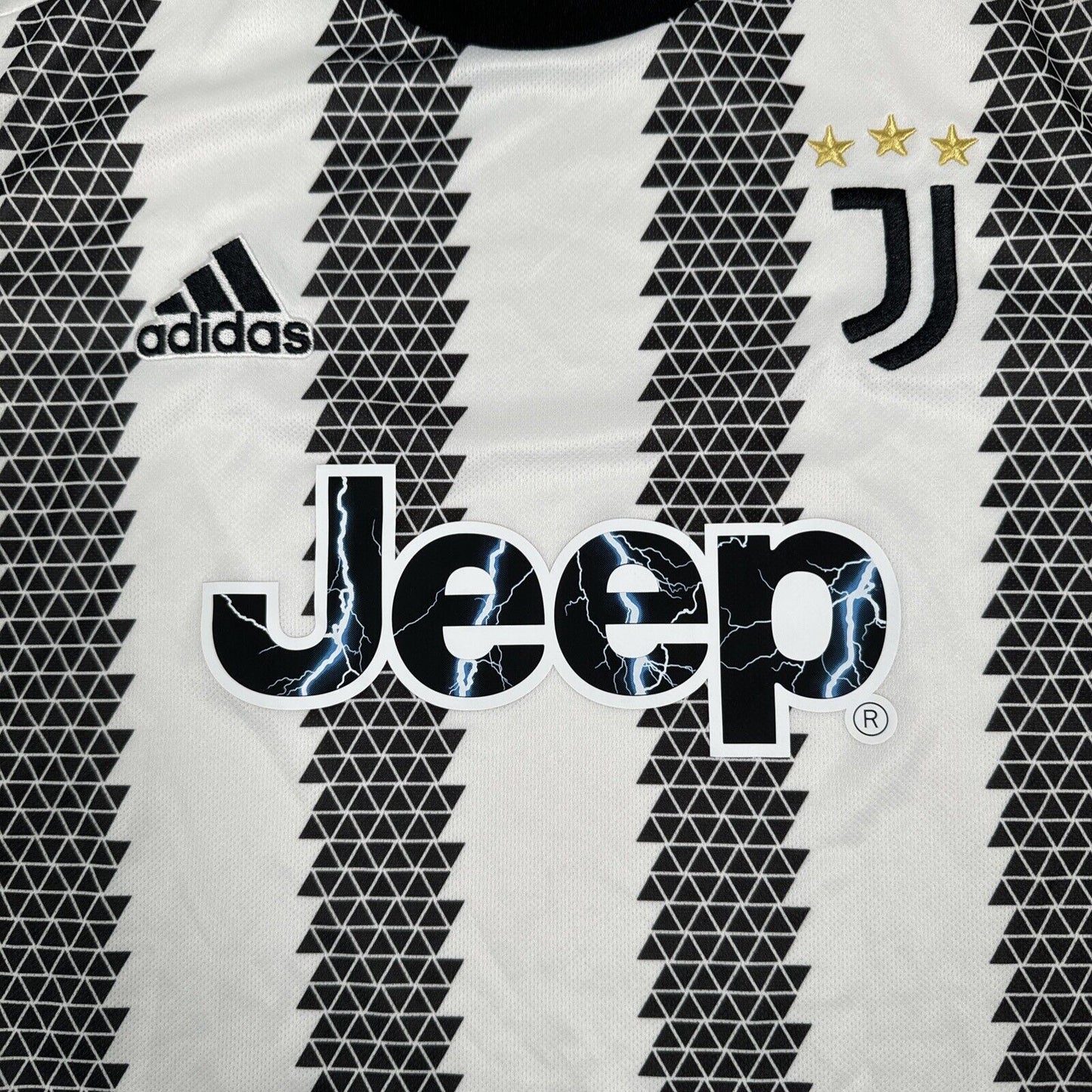 Juventus 2022/2023 Home Football Shirt  Men’s Small - Football Shirt Kingdom