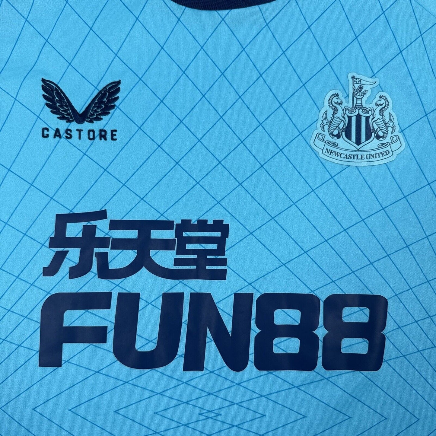 Newcastle United 2021/2022 Third Football Shirt Medium - Football Shirt Kingdom