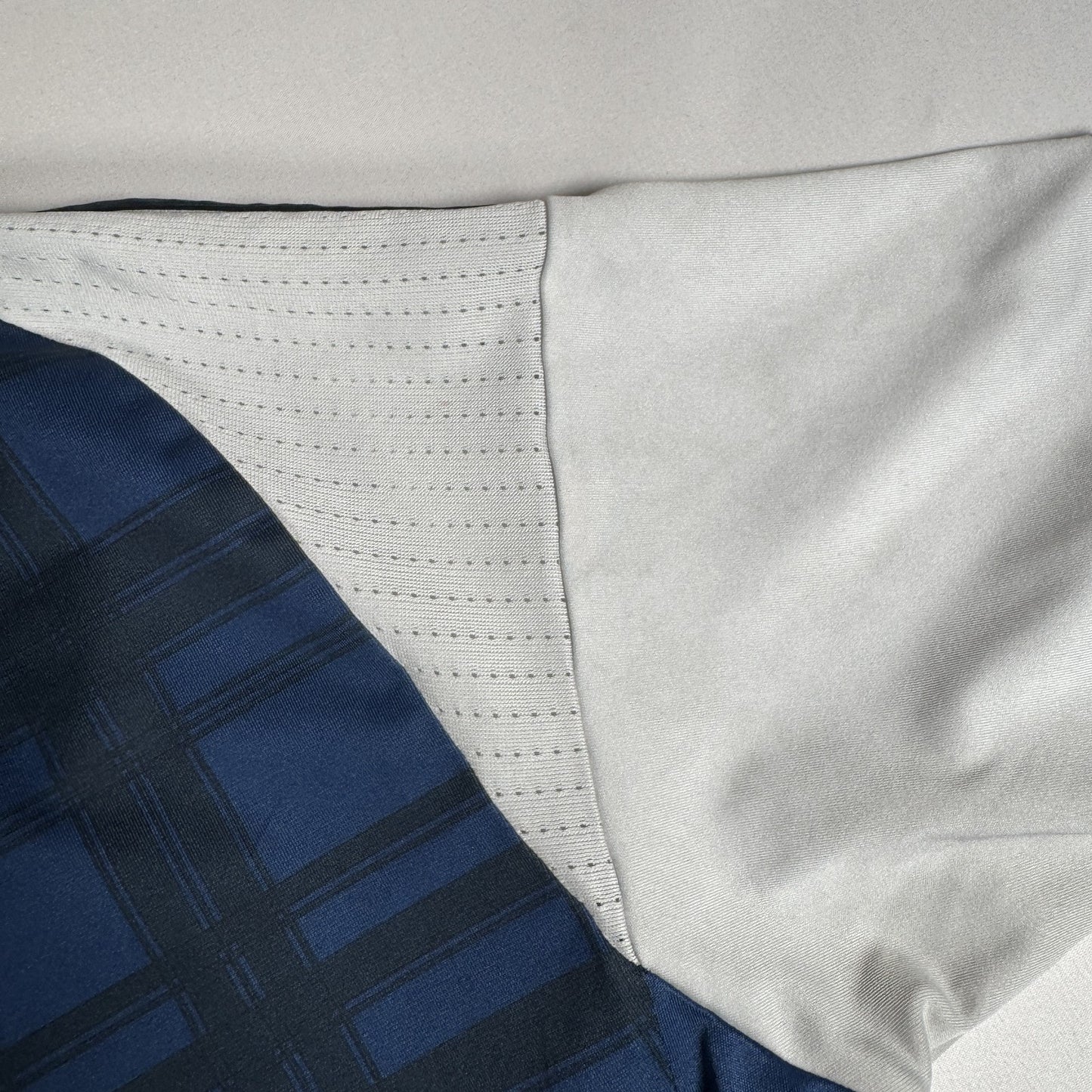 Scotland 2016/2017/2018 Home Football Shirt  Small