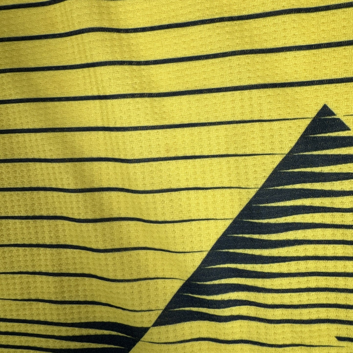 Colombia 2019/2020 Home Player Spec Football Shirt  Medium