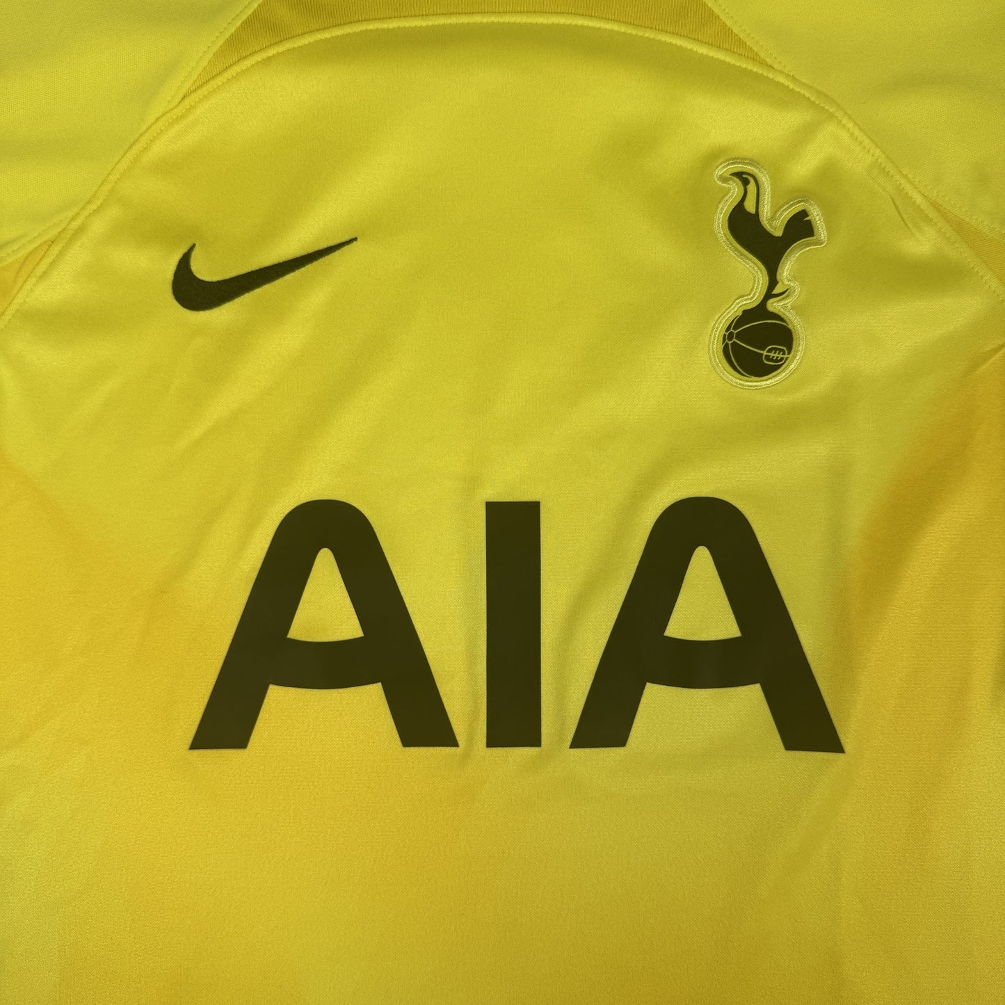 Tottenham Hotspur 2023/2024 Goalkeeper Football Shirt Medium