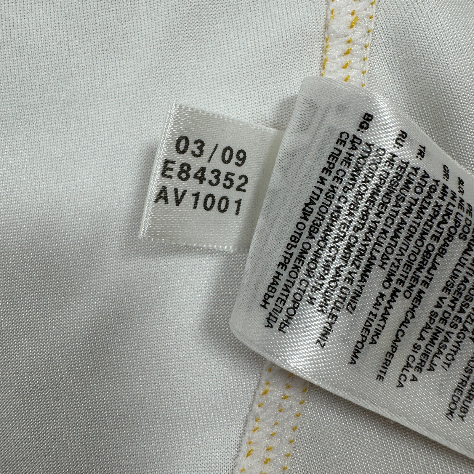 kaka 8 real madrid 2009 2010 home football shirt medium5