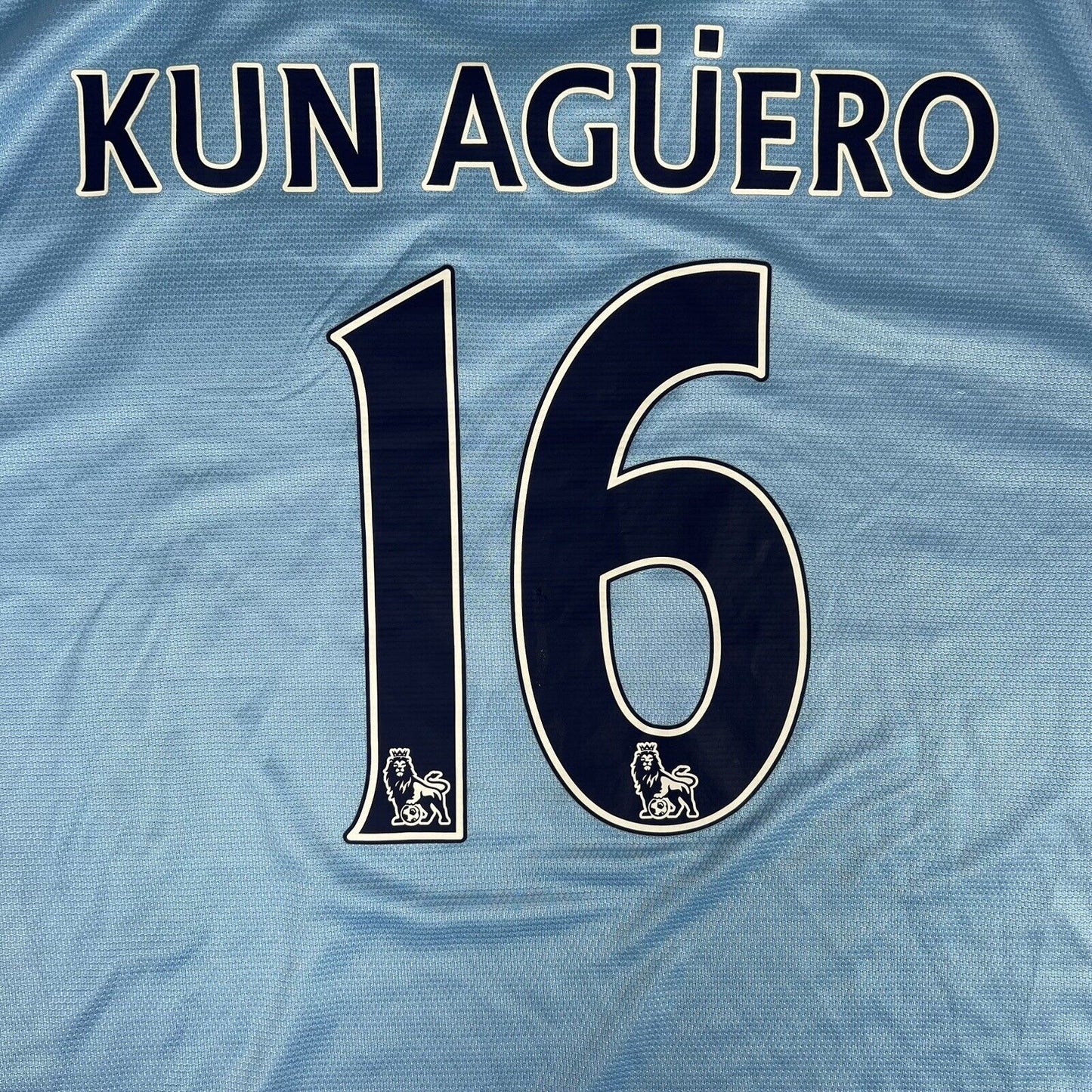 AGUERO 10 Manchester City 2013/2014 Home Football Shirt XL - Football Shirt Kingdom
