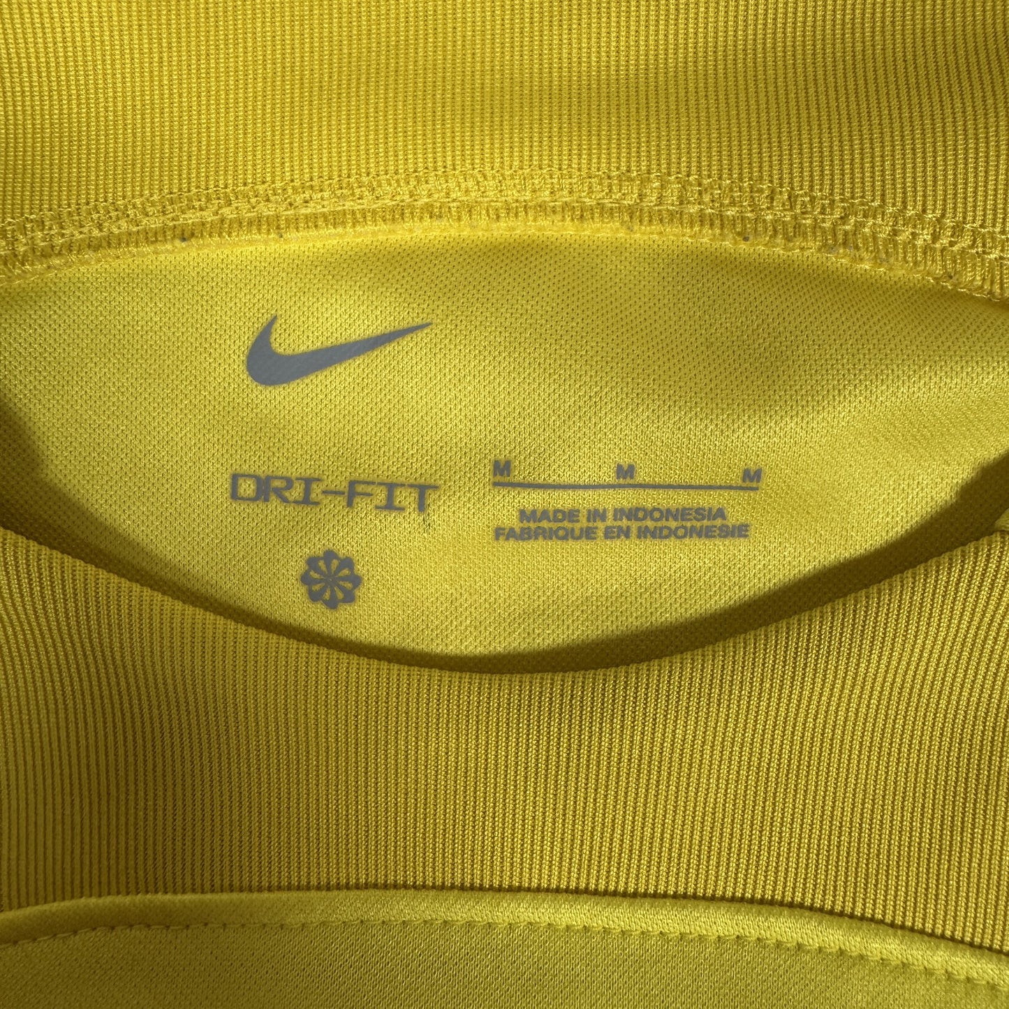 Tottenham Hotspur 2023/2024 Goalkeeper Football Shirt Medium