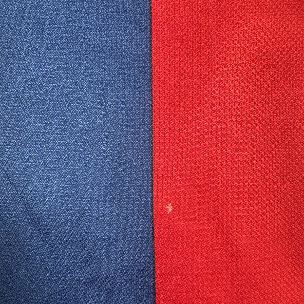 Barcelona 1998/1999 home football shirt, size Medium