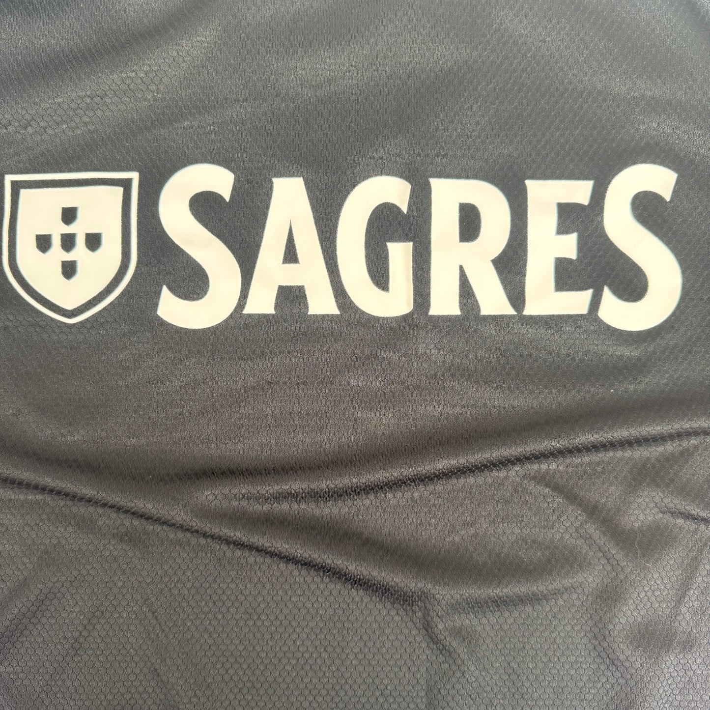 Benfica 2024/2025 Goalkeeper Football Shirt Large – Football Shirt Kingdom