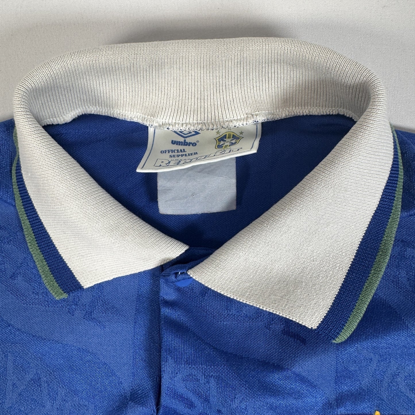 Brazil 1991/1992/1993 Away Football Shirt Large