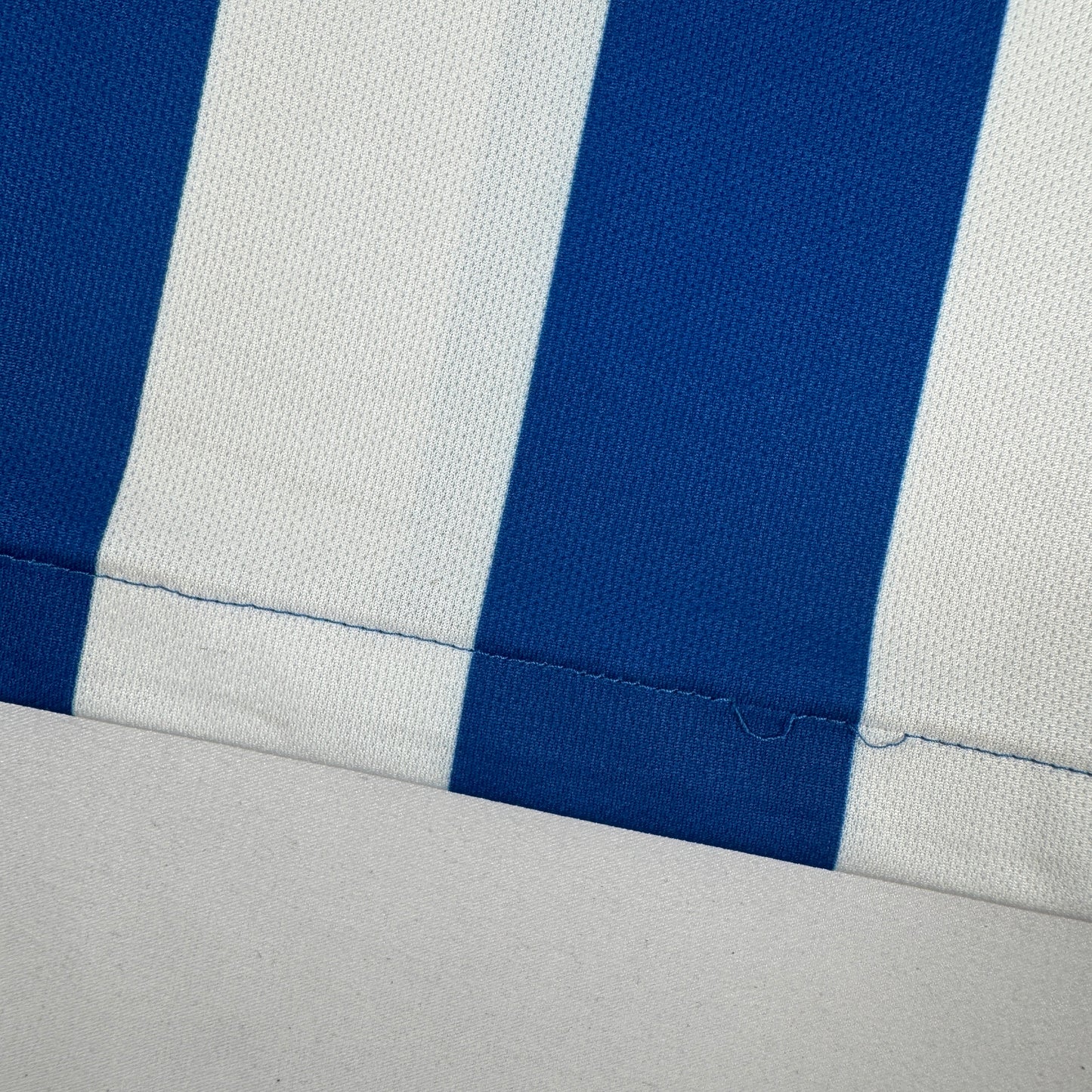 Brighton & Hove Albion 2021/2022 Home Football Shirt Small – Football Shirt Kingdom