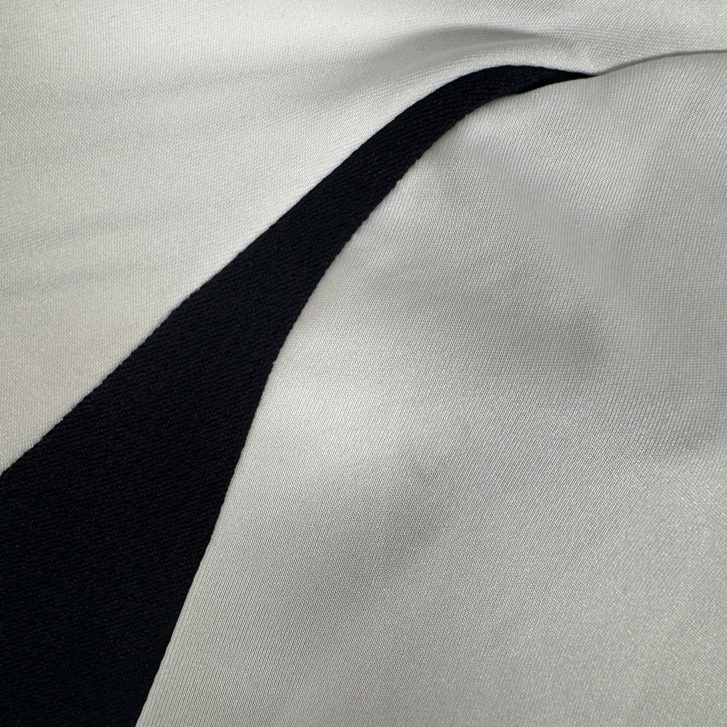 Juventus 2024/2025 Home Football Shirt Medium
