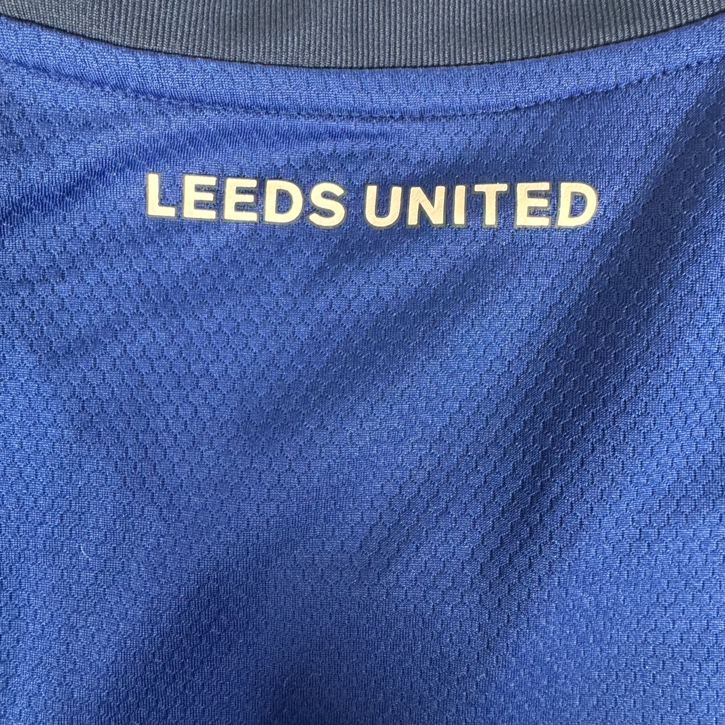 Leeds United 2021/2022 Away Football Shirt Large – Football Shirt Kingdom