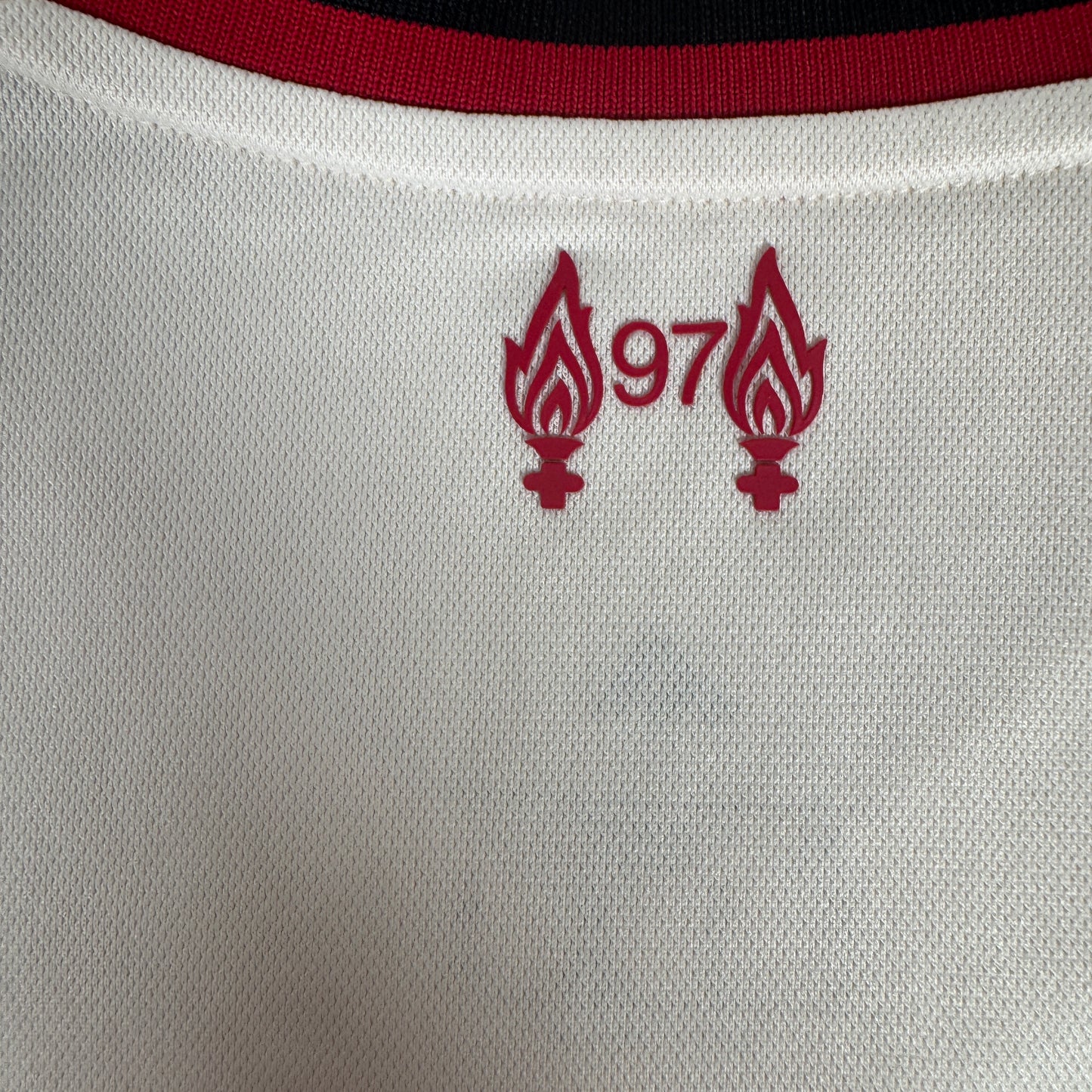 Liverpool 2025/2026 Away Football Shirt XL – Football Shirt Kingdom