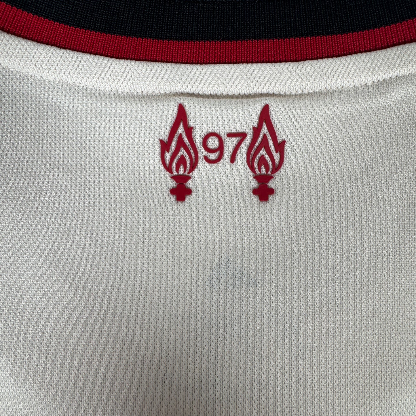 Liverpool 2025/2026 Away Football Shirt XL – Football Shirt Kingdom