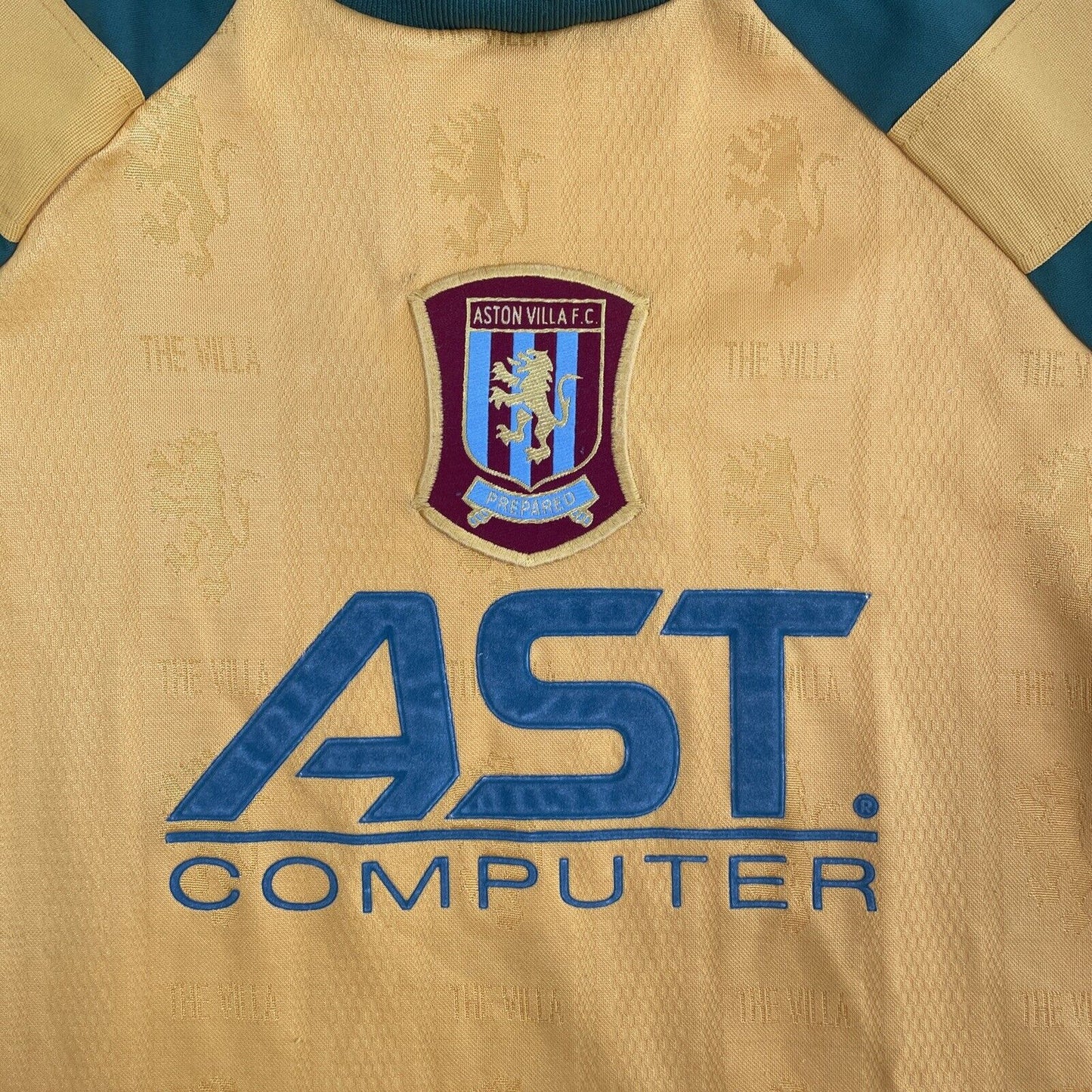 Aston Villa 1996/1997 Goalkeeper Football Shirt Small - Football Shirt Kingdom