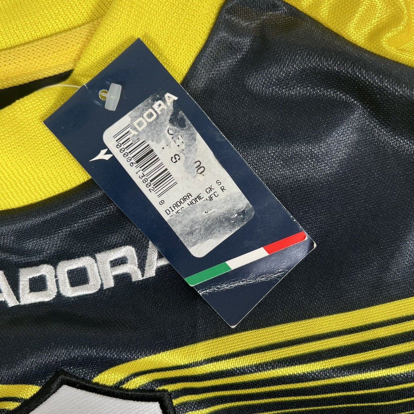 bnwt sheffield wednesday 2001 2002 2003 goalkeeper football shirt small2