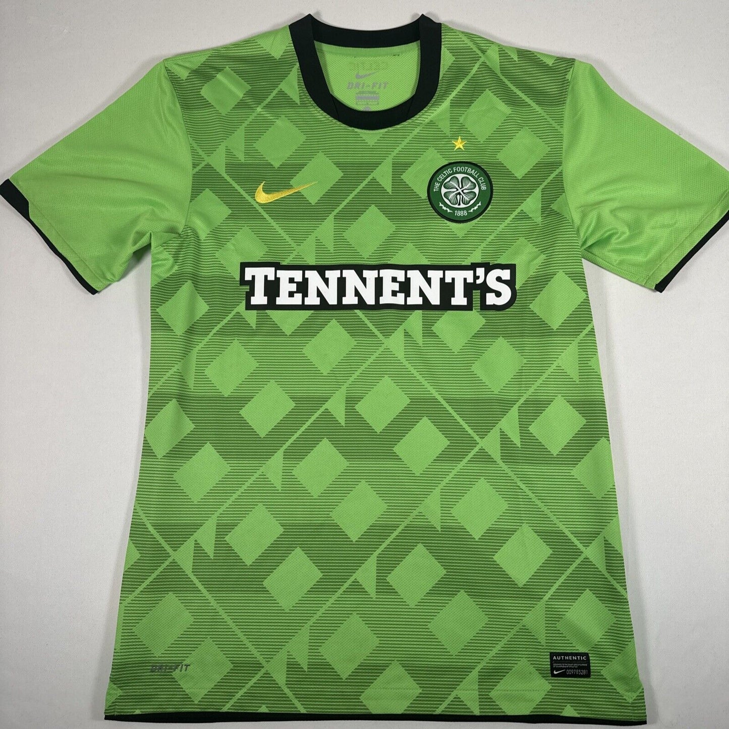 Celtic 2010/2011 Away Football Shirt  Men’s Medium