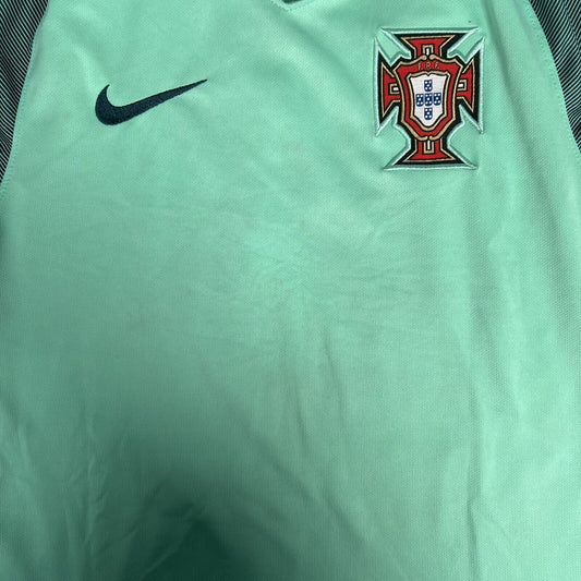 Portugal 2016/2017/2018 Away Football Shirt  Small - Football Shirt Kingdom