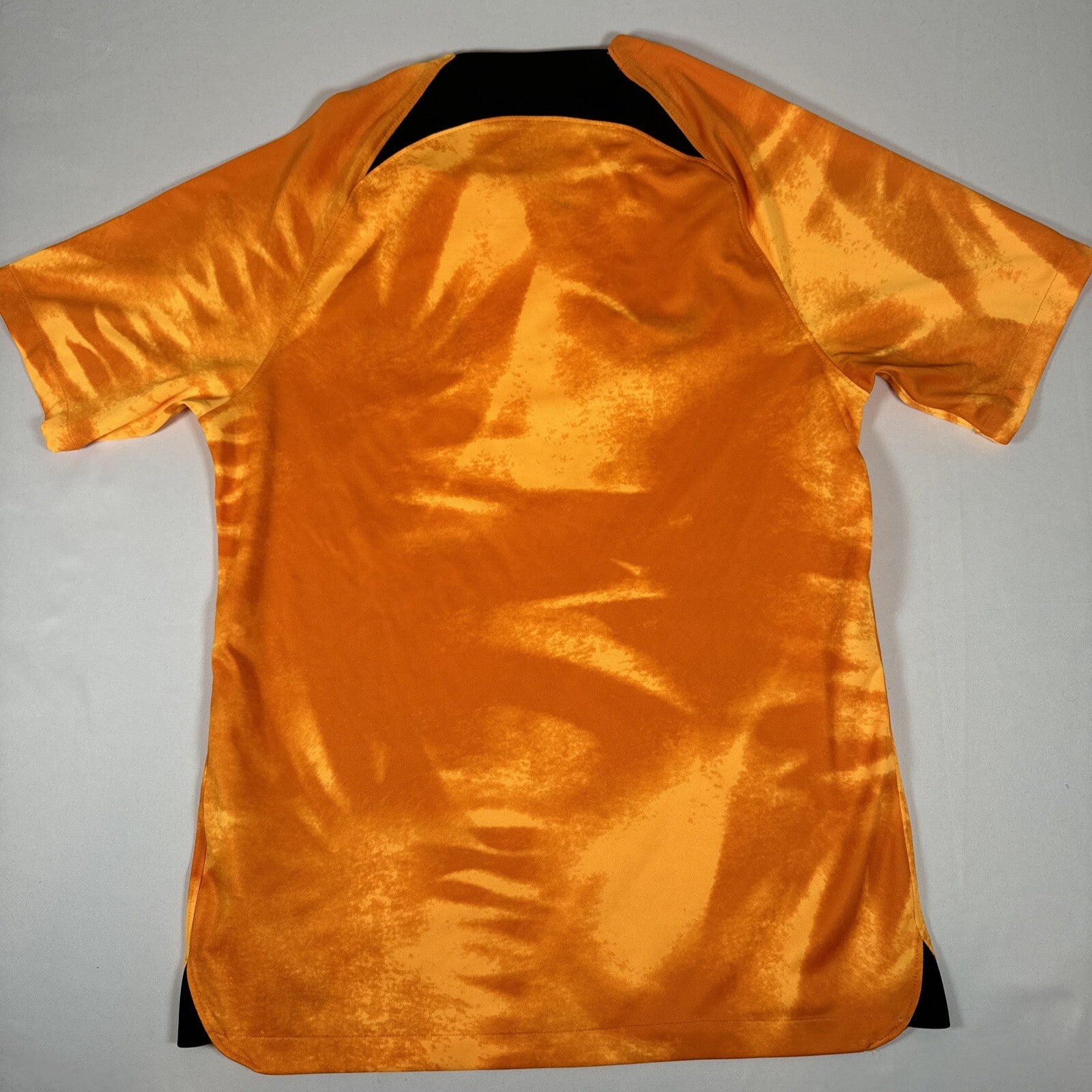 Netherlands 2022/2023/2024 Home Football Shirt  Medium - Football Shirt Kingdom