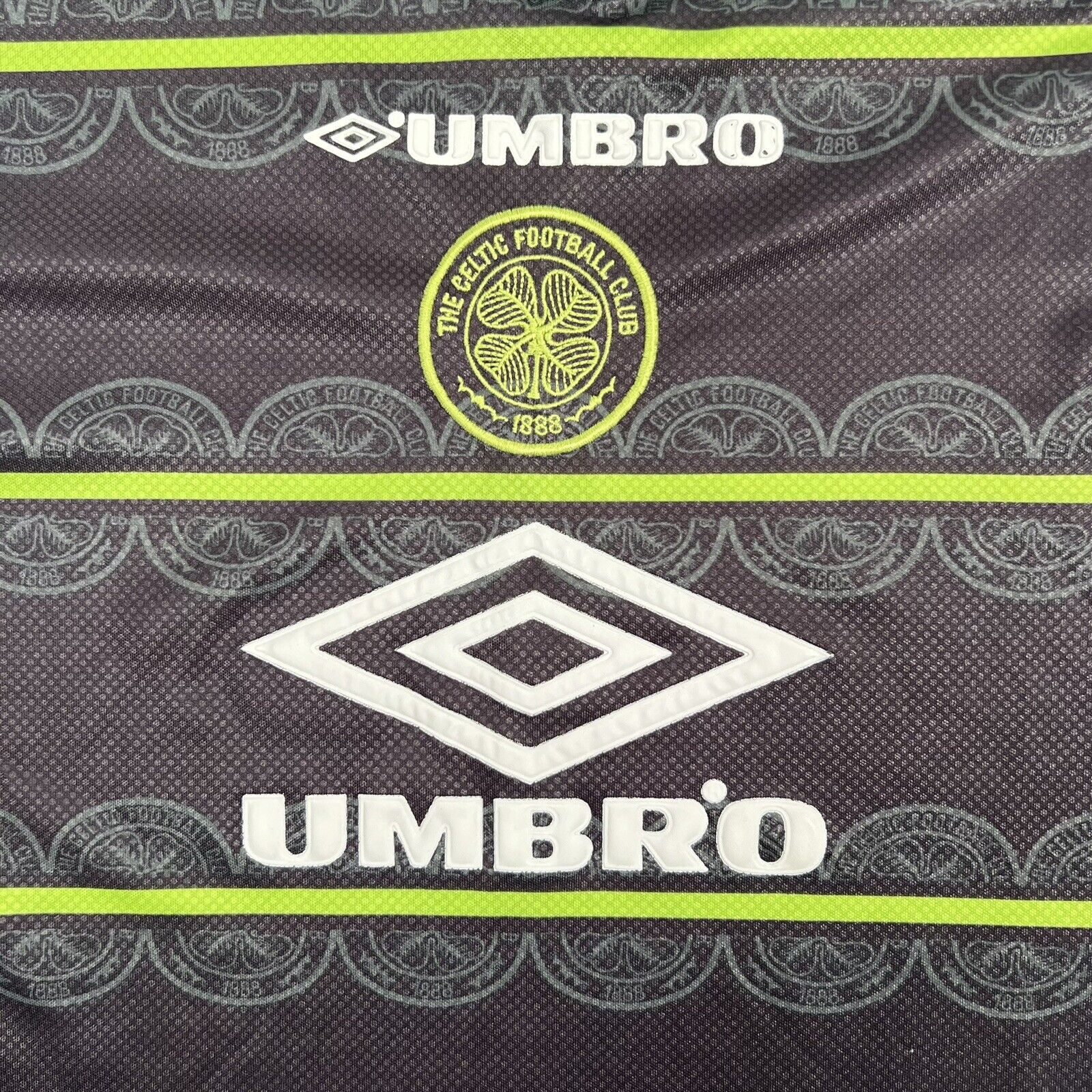 Celtic 1998/1999 Away Football Shirt   Medium - Football Shirt Kingdom