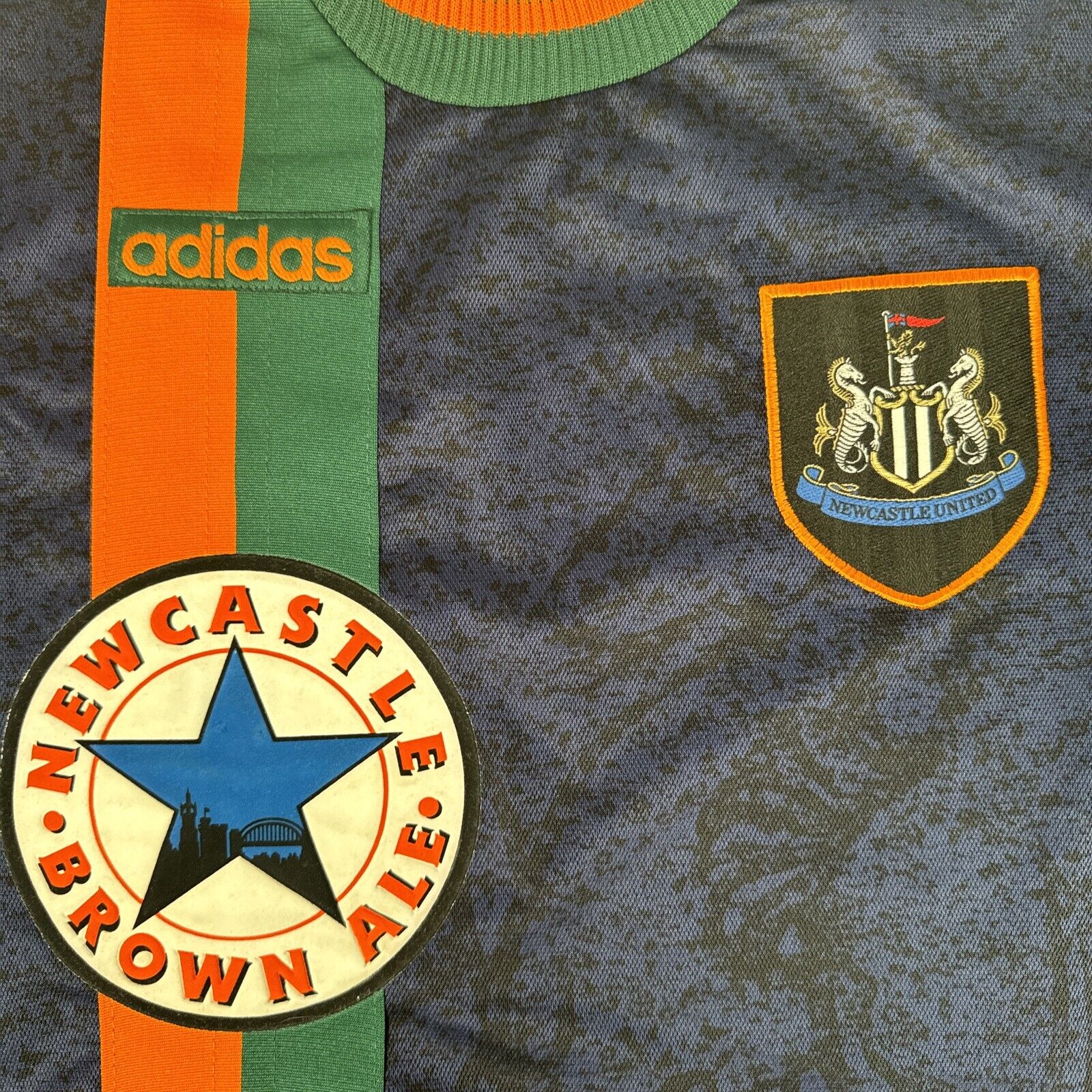Newcastle United 1997/1998 Away Football Shirt  Small - Football Shirt Kingdom