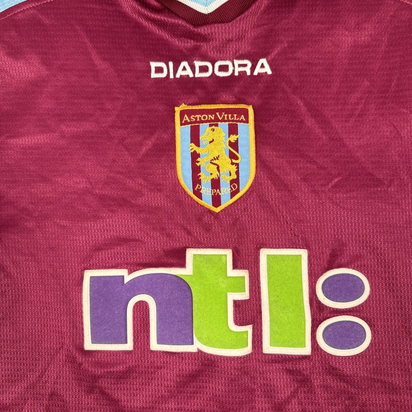 Aston Villa 2000/2001 Home Football Shirt   Medium - Football Shirt Kingdom