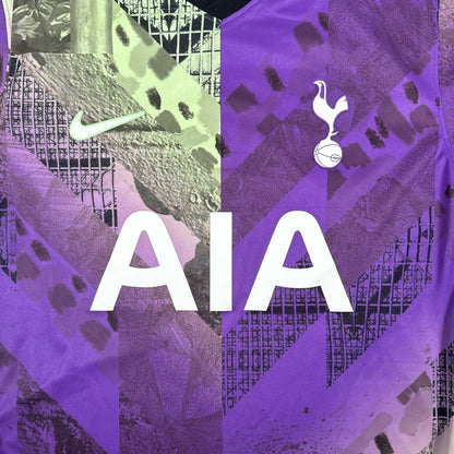 Tottenham Hotspur 2021/2022 Third Football Shirt Large — front close-up