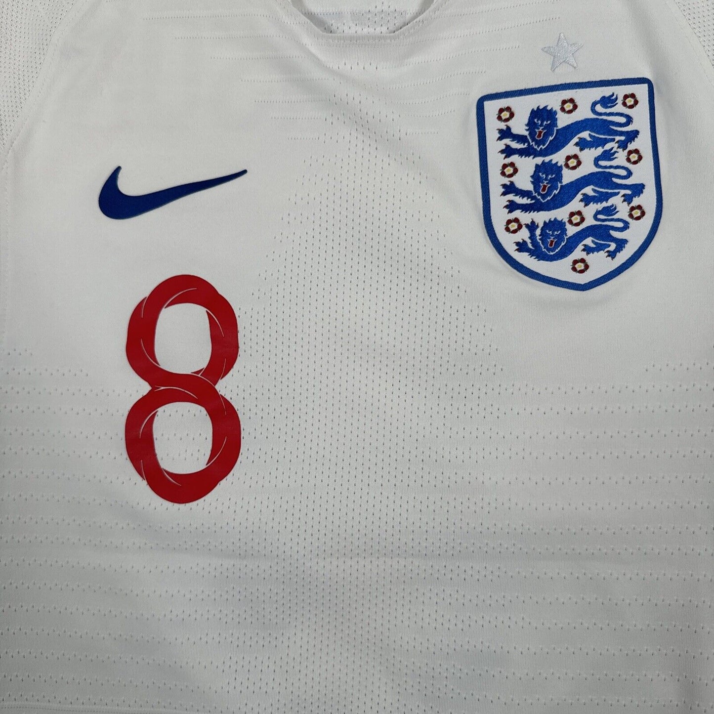 HENDERSON 8 England 2018/2019/2020 Home Football Shirt Vaporknit Small