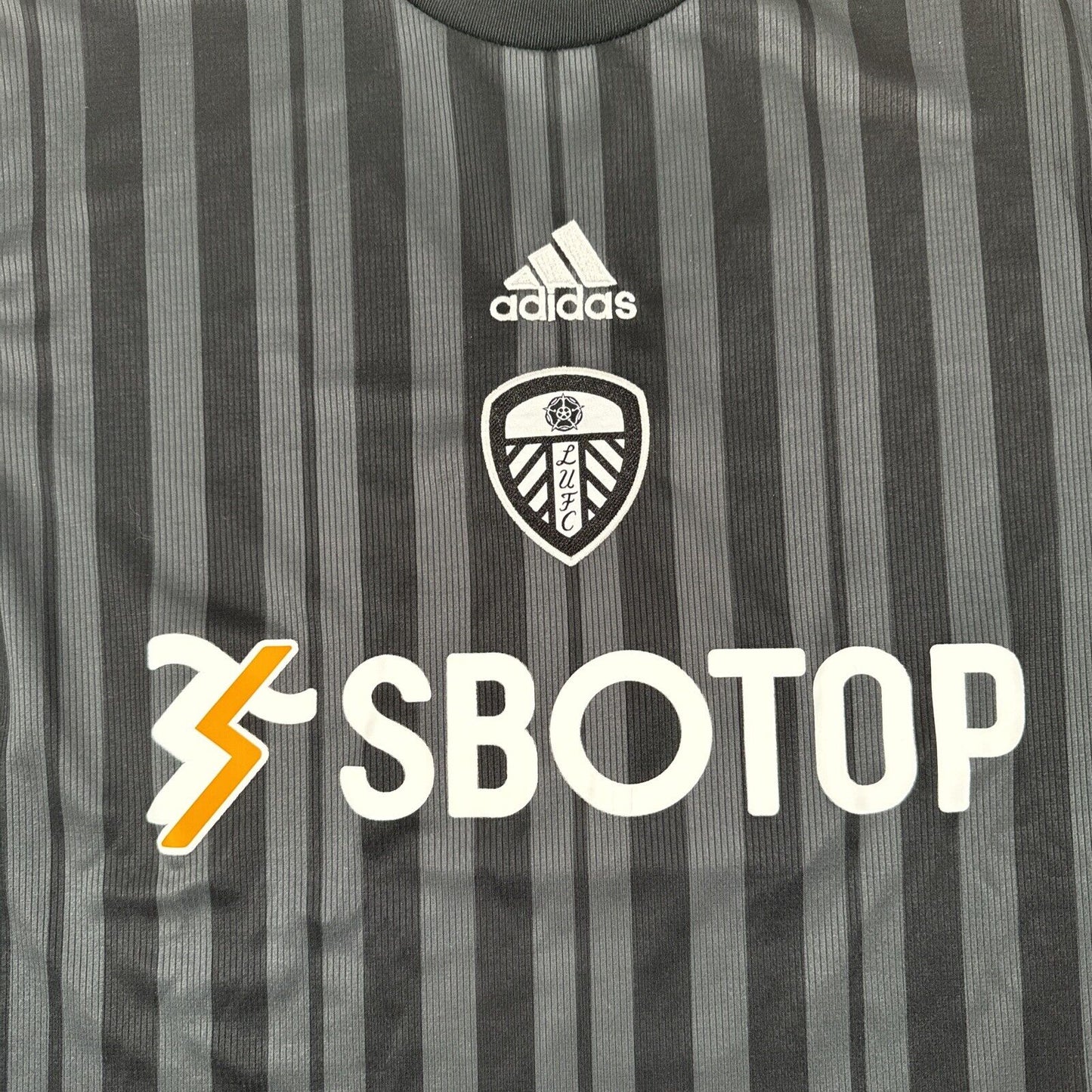 Leeds United 2022/2023 Third Football Shirt  Men’s Medium - Football Shirt Kingdom