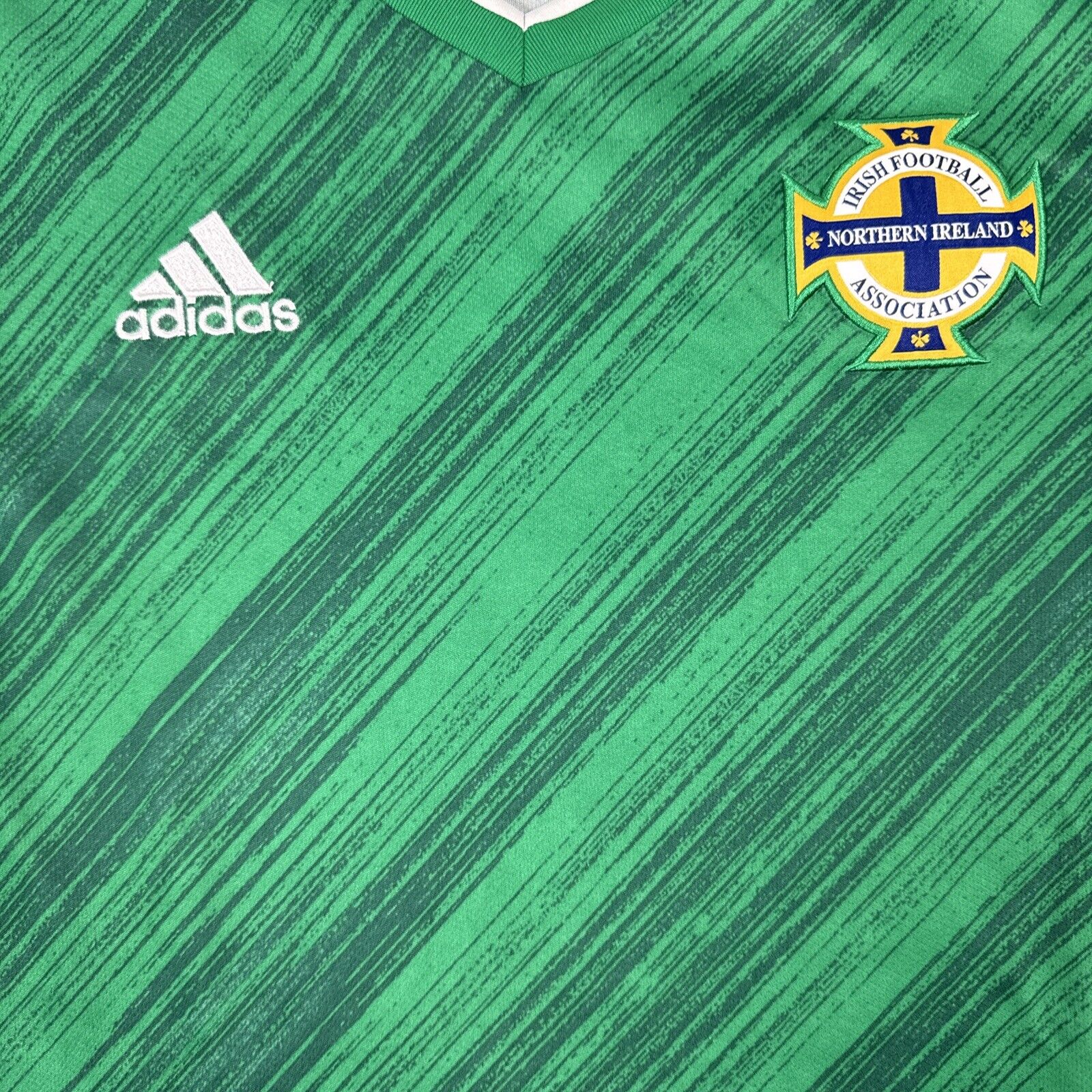 Northern Ireland 2020/2021/2022 Home Football Shirt Men’s Medium - Football Shirt Kingdom