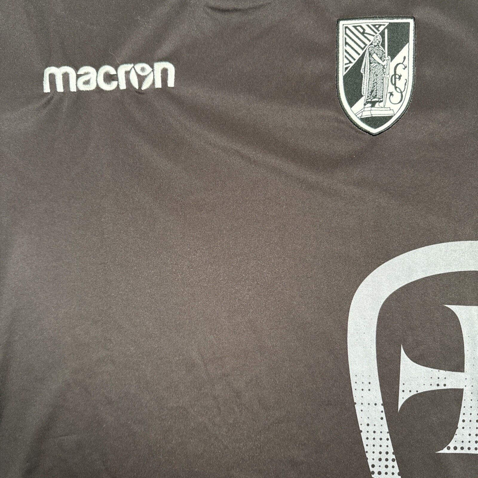 Vitoria Guimaraes 2018/2019 Away Football Shirt  Men’s XL - Football Shirt Kingdom