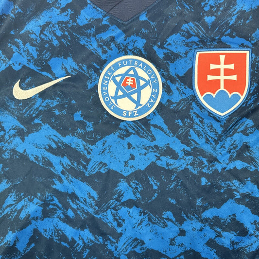Slovakia 2020/2021/2022 Home Football Shirt  XL - Football Shirt Kingdom