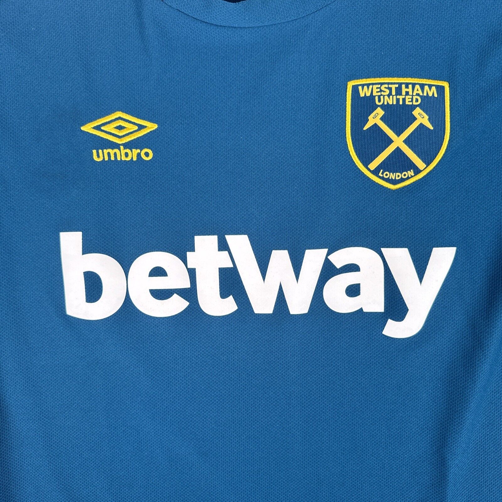 West Ham United 2018/2019 Away Football Shirt   Large - Football Shirt Kingdom