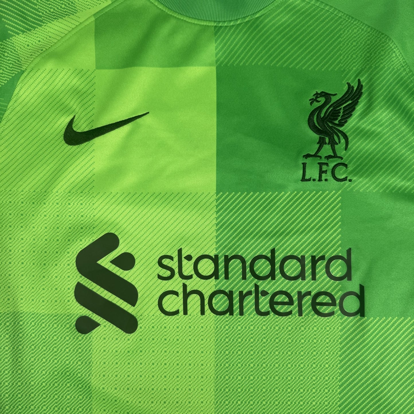 Liverpool 2021/2022 Goalkeeper Football Shirt  Medium