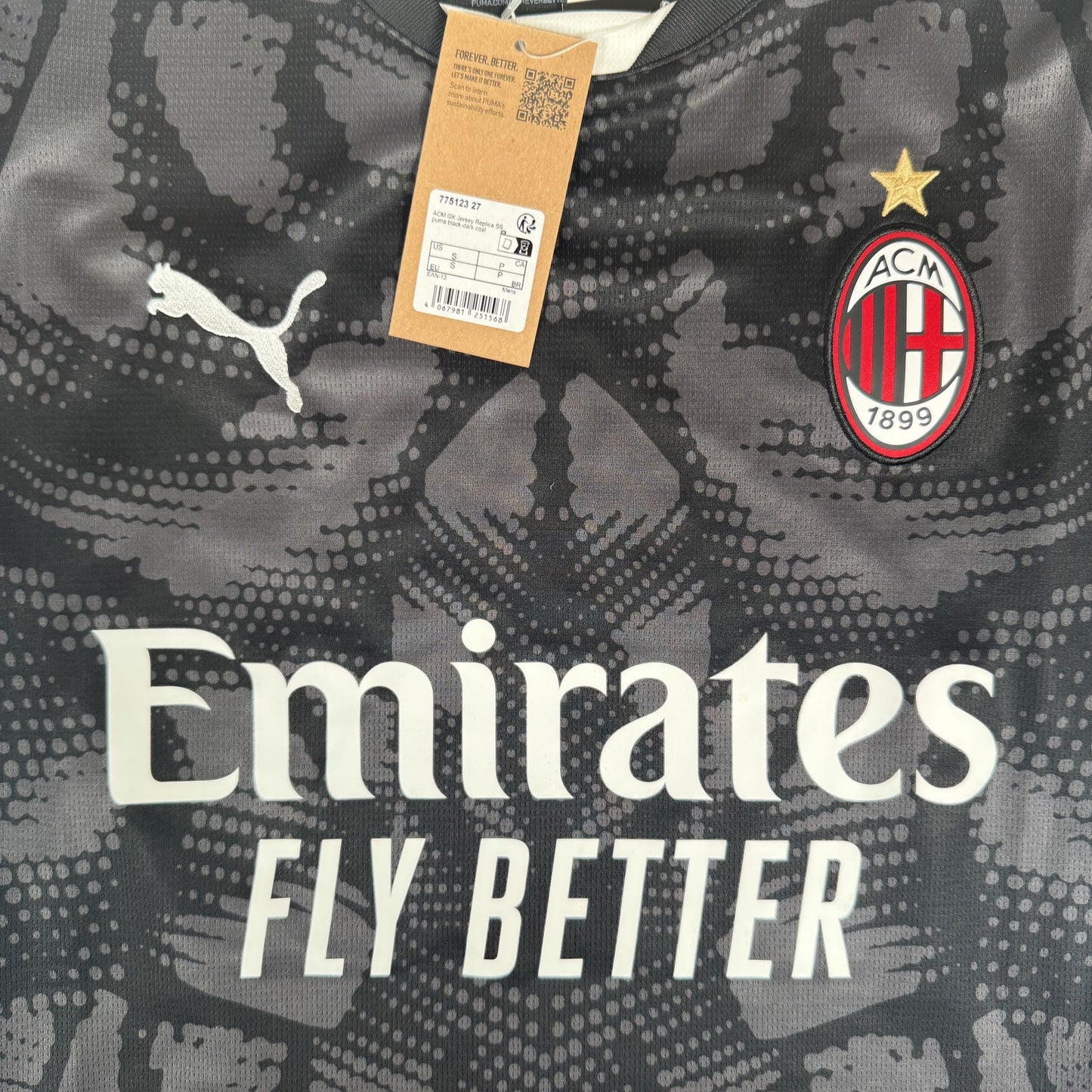 AC Milan 2024/2025 Goalkeeper Football Shirt  Small BNWT