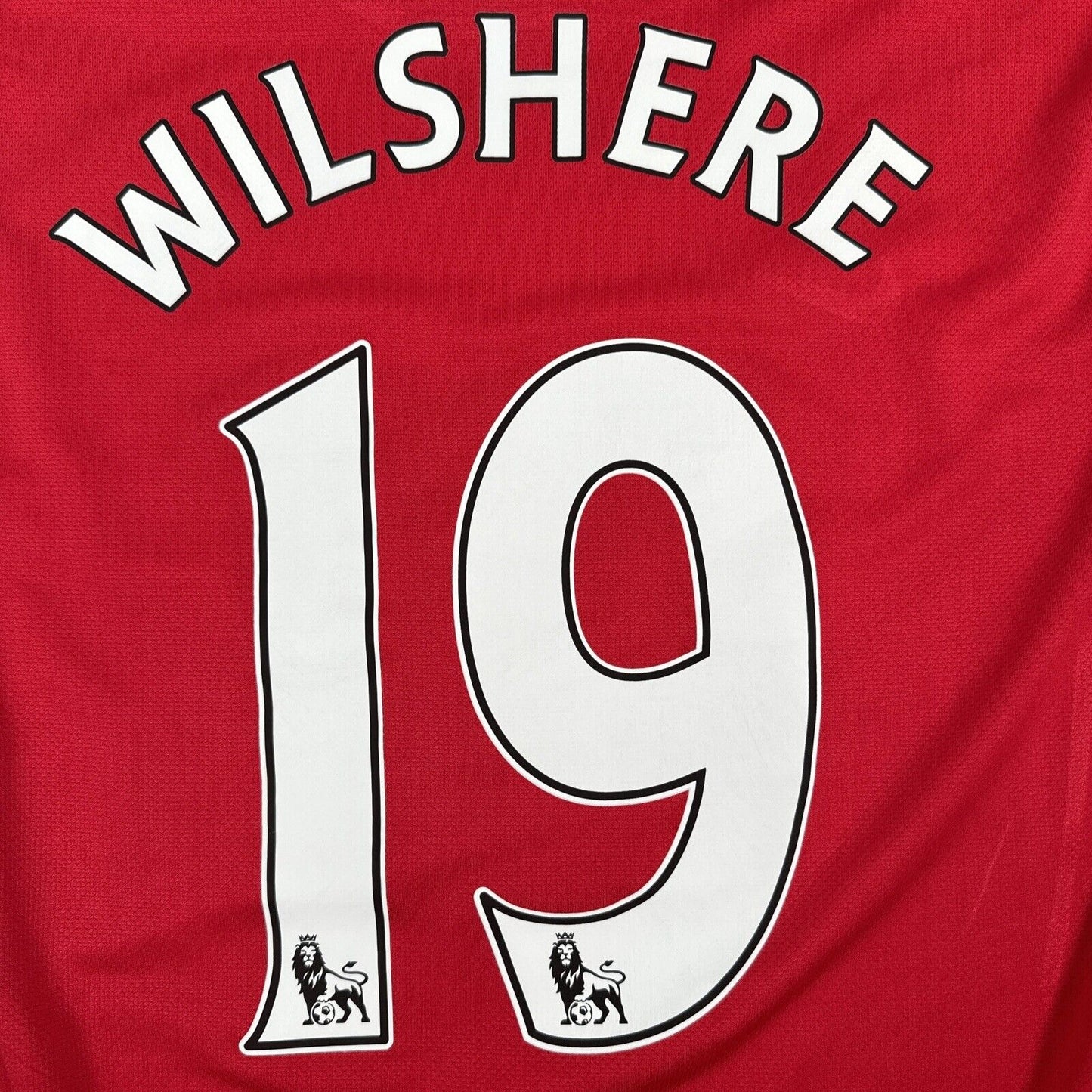WILSHERE Arsenal 2011/2012 Home Football Shirt Long Sleeve Medium - Football Shirt Kingdom