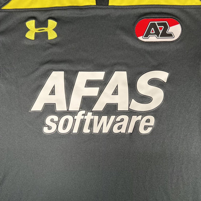 AZ Alkmaar 2018/2019 Away Football Shirt Men’s Medium — front close-up