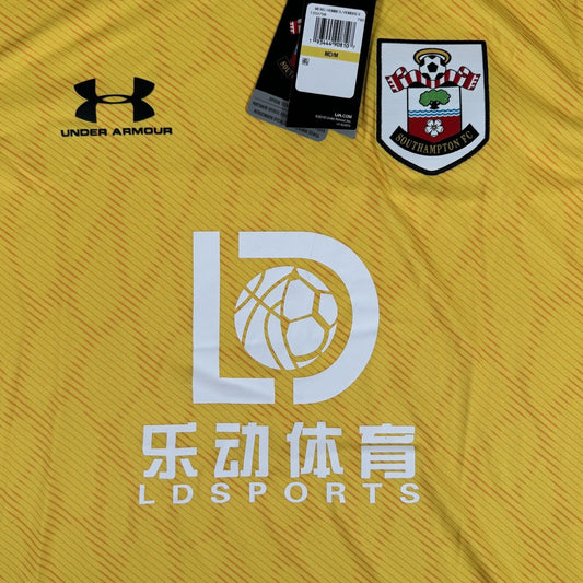 Southampton 2020/2021 Goalkeeper Football Shirt BNWT Men’s Medium - Football Shirt Kingdom